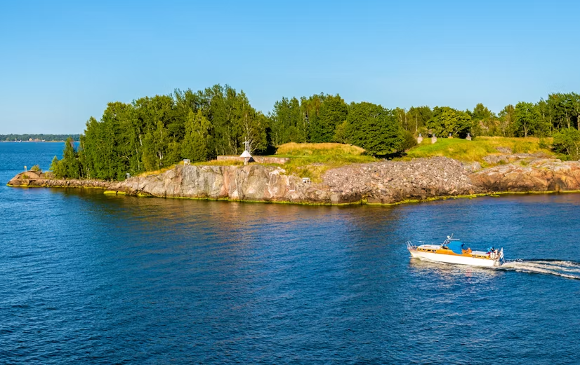 Extended speed boat RIB experience in Helsinki